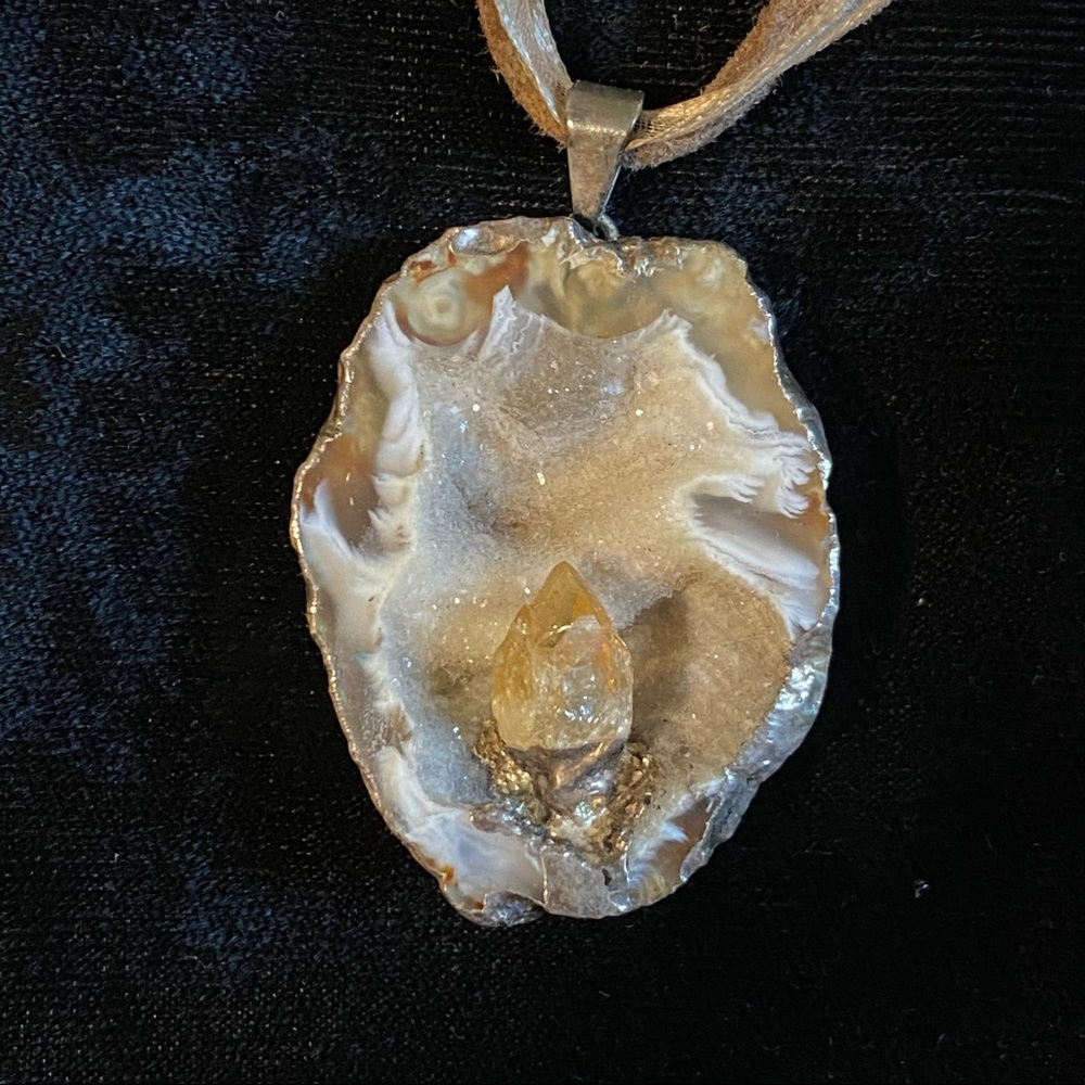 Natural quartz necklace